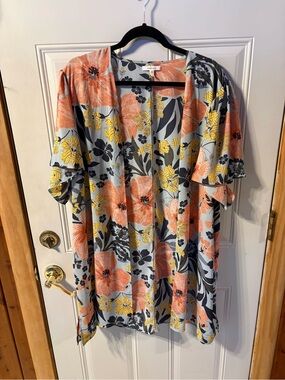Maurice’s Floral Open Front Kimono Cardigan in Coral, Yellow & Gray Size Large